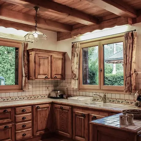 Chalet Chocolat & Ensuite * Morzine
